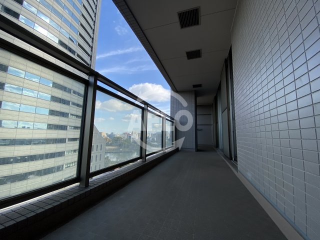 OAPレジデンスタワー西館のバルコニー|OAPレジデンスタワー西館（オーエーピー）　バルコニー