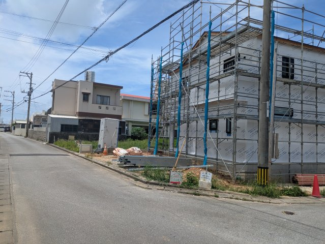 読谷村渡慶次　新築戸建の前面道路含む現地写真|前面道路含む現地写真です