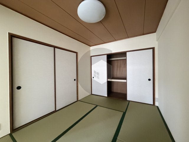 シャルム小阪3番館の和室