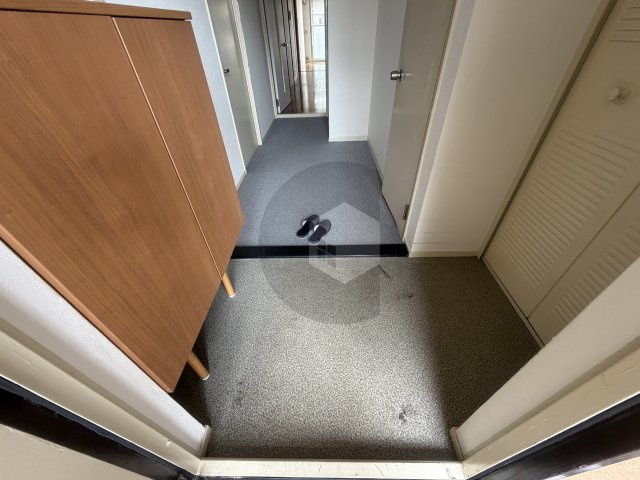 シャルム小阪参番館の玄関