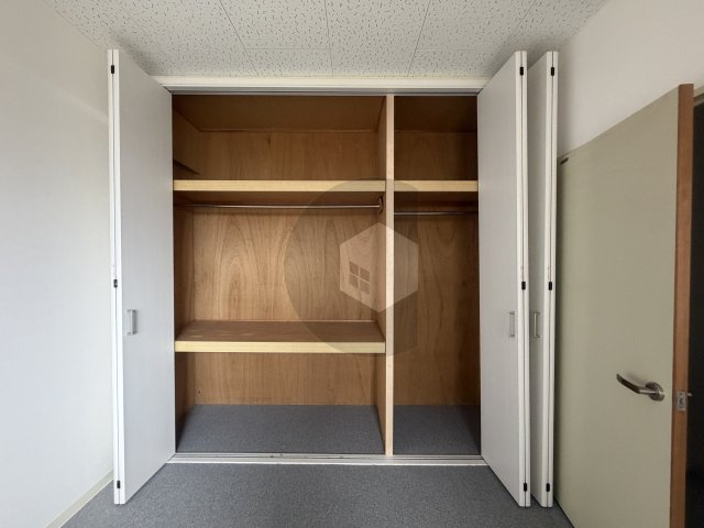 シャルム小阪3番館の収納