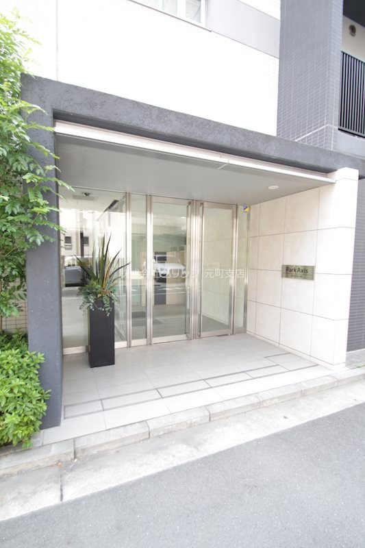パークアクシス横浜反町公園のエントランス