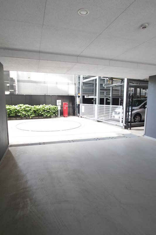 パークアクシス横浜反町公園の駐車場