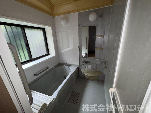 下関市豊浦町川棚　中古一戸建ての浴室