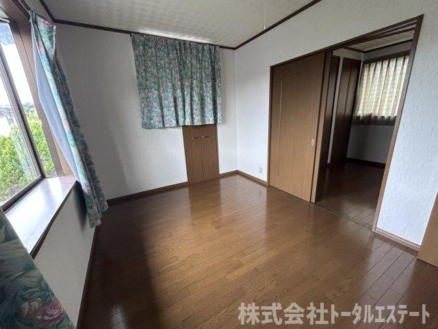 下関市豊浦町川棚　中古一戸建ての洋室