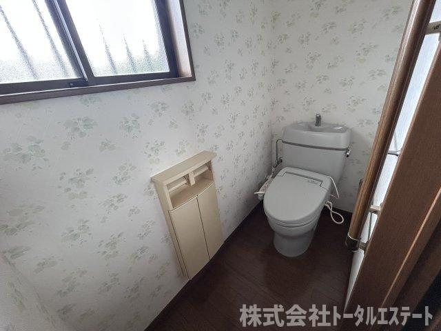 下関市豊浦町川棚　中古一戸建てのトイレ|2階トイレ
