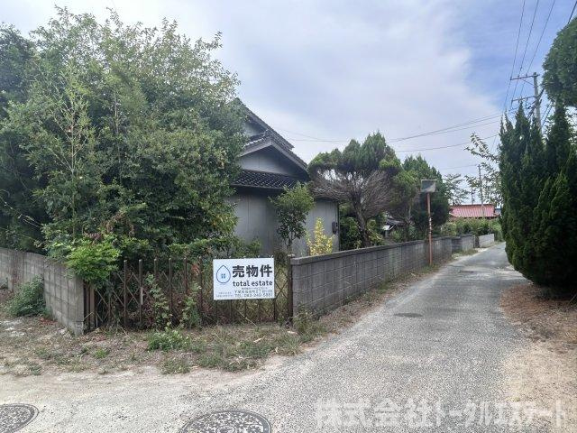 下関市豊浦町川棚　中古一戸建ての前面道路含む現地写真