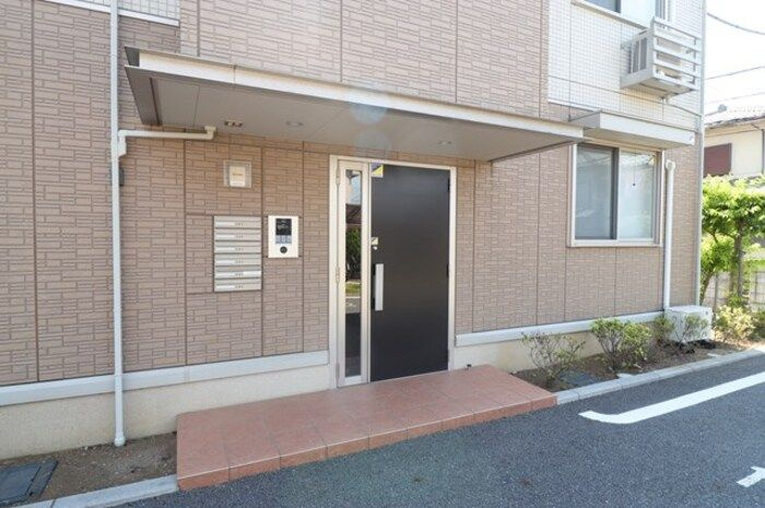 パインヒルズ胡録台のエントランス