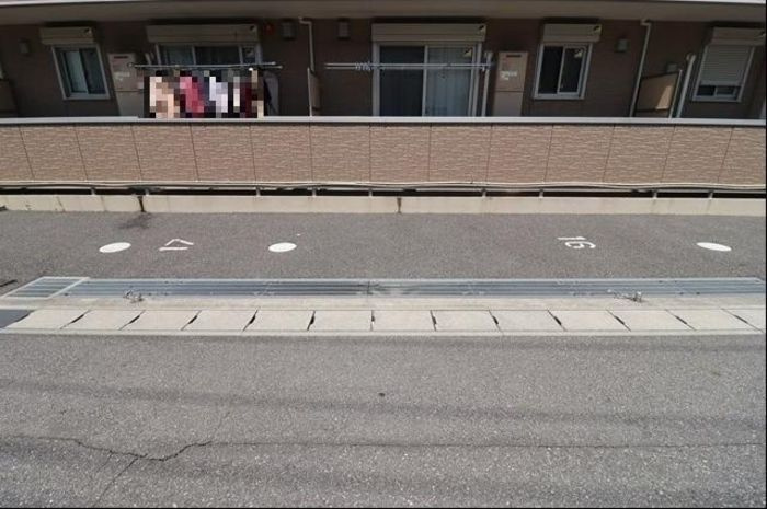 パインヒルズ胡録台の駐車場