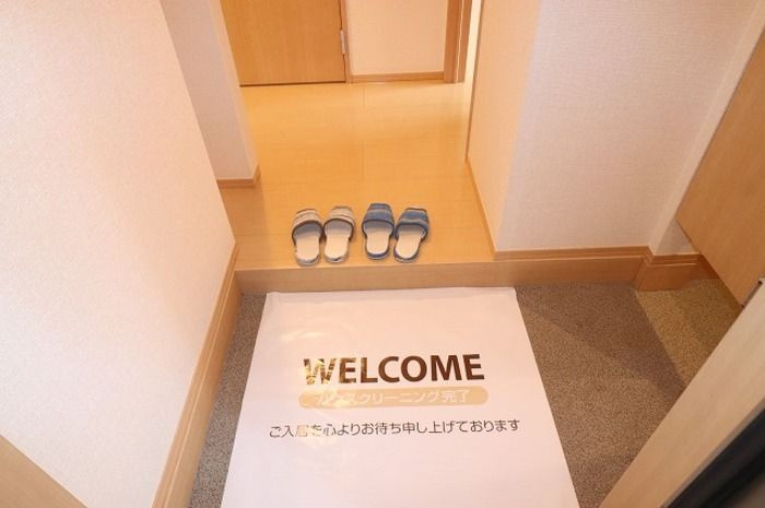 パインヒルズ胡録台の玄関