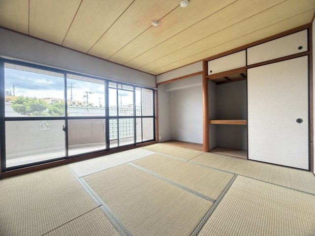 ネオハイツ神陵台の和室