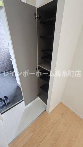 シュテルン新小岩の玄関
