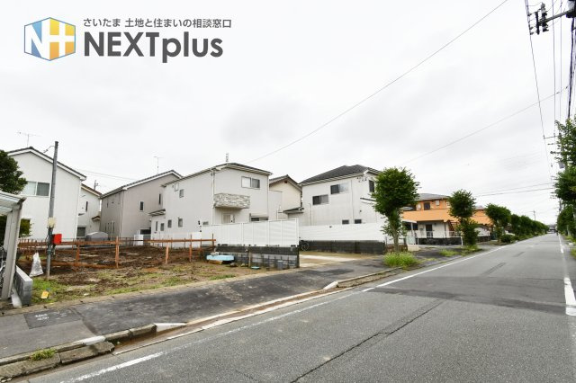 蓮田市西城　第４　全１棟の前面道路含む現地写真