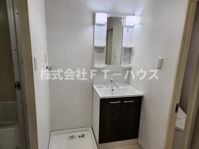 ダイキビルの独立洗面台