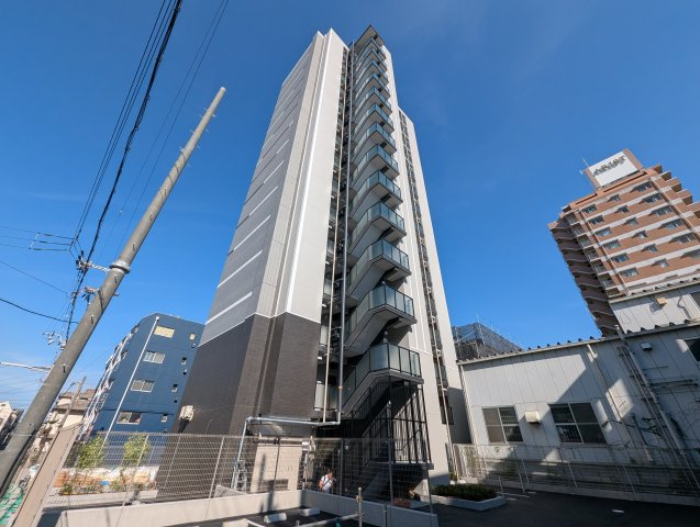 エスリード大阪セレスティアの外観