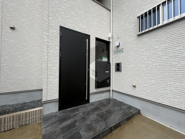 F asecia 岩田のエントランス