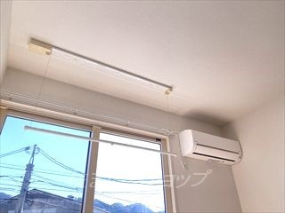 ベルデュール吉田　Ｂ棟の設備|エアコンと室内物干し