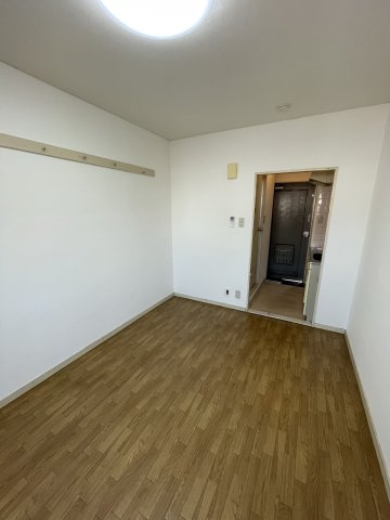 バードヒル古川橋の居間・リビング|(参考)同マンション他部屋の写真
