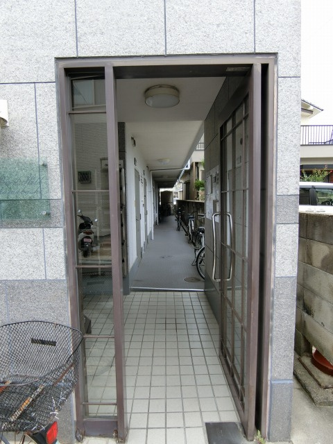 バードヒル古川橋のエントランス