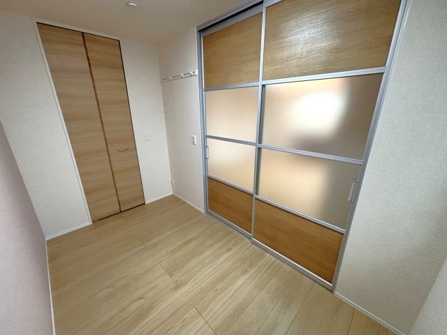 ｋｒｏｎｅ　Ｖの寝室|使いやすく機能的な１LDKです！