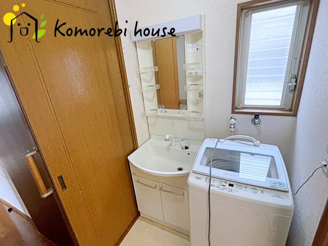 桶川市上日出谷南　２期　中古戸建の独立洗面台|独立洗面台、朝の身支度には欠かせません