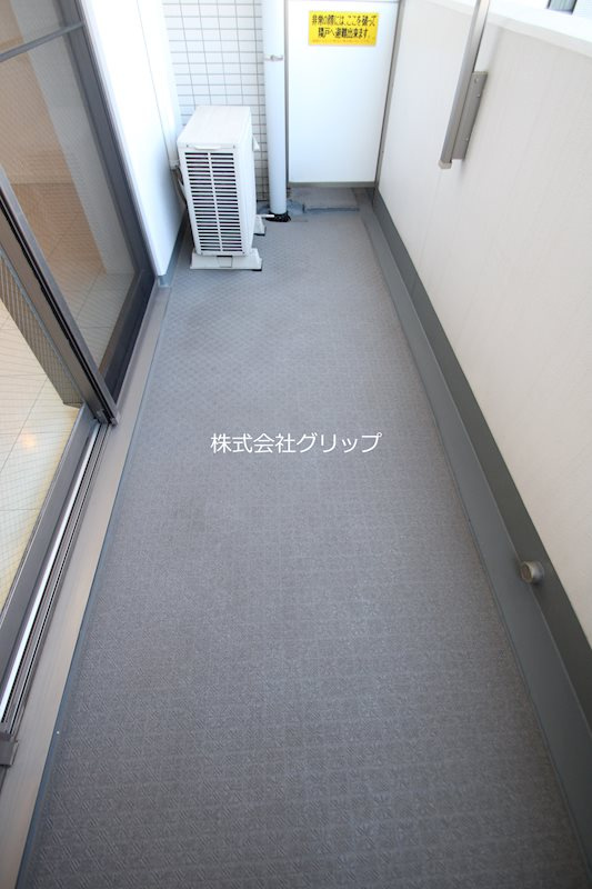 ヴィータローザ横浜吉野町のバルコニー