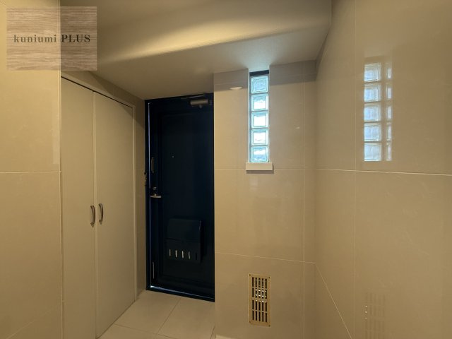 鶴見緑地レックスマンションの玄関