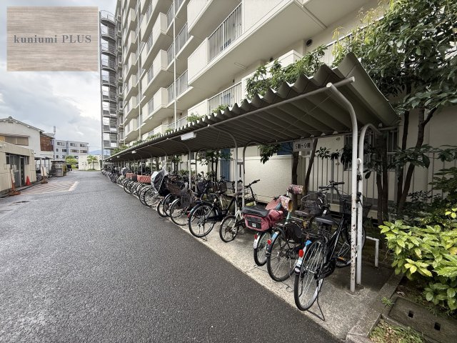 鶴見緑地レックスマンションの駐輪場