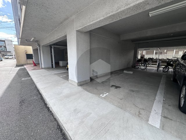 サンハイツ大和1の駐車場