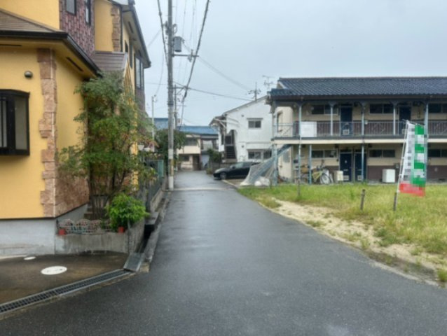 枚方市黄金野1丁目の前面道路含む現地写真