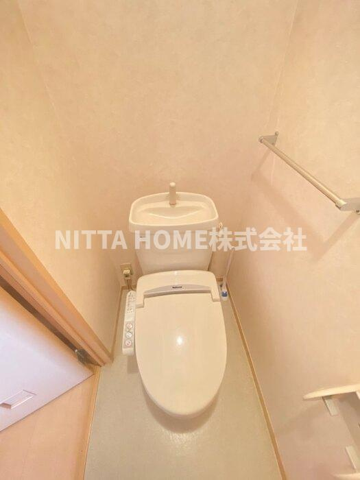 グランシャリオⅡA棟のトイレ|もちろんウォシュレット付きのトイレです◇
