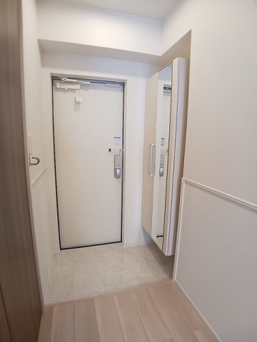 ヒカルサ尼崎神崎町の玄関