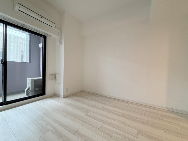 S-RESIDENCE新大阪WESTの洋室
