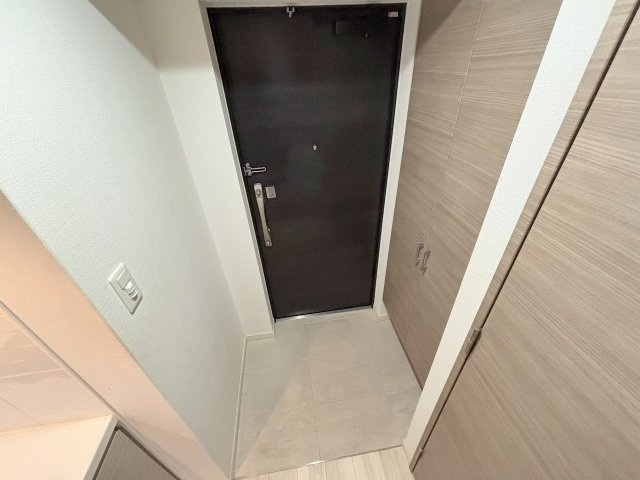 S-RESIDENCE新大阪WESTの玄関