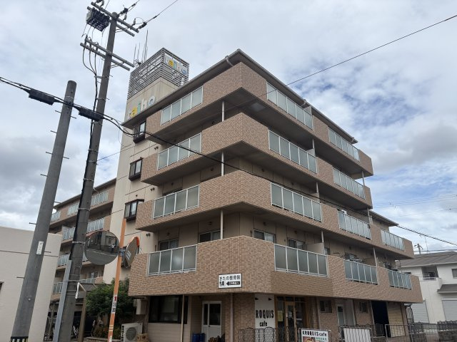 ハッピーコートさんわの外観