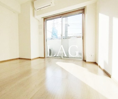 【居間・リビング】 | ライジングプレイス綾瀬二番館 | 洋室のお部屋です。