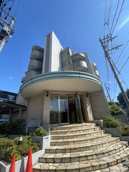 ダイアパレスグランデューロ板橋壱番館の外観|スーパーやコンビニ近く買物便利！平成１４年築の耐震基準適合マンション、ダイアパレスグランデューロ板橋壱番館は即日現地案内可能となっておりますので、お気軽にお問い合わせください！