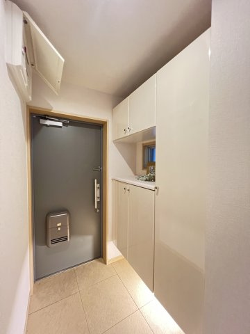 グランヴェルビュ大和八木の玄関|内玄関　