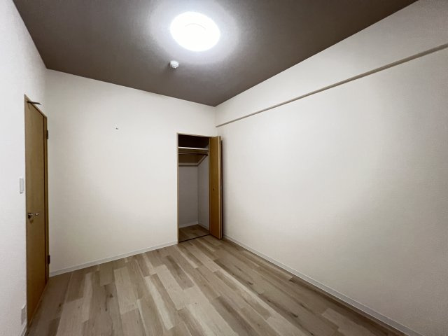 グランヴェルビュ大和八木の寝室|洋室5.8帖　収納付き