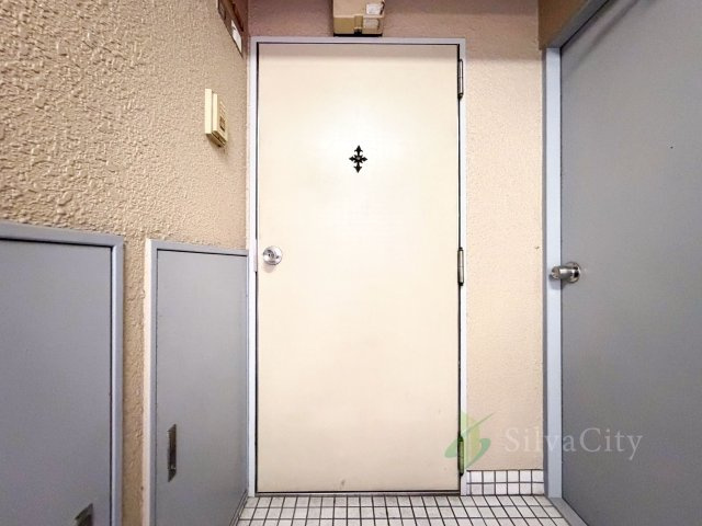 エスポワール入谷のその他共用部分|玄関ドア