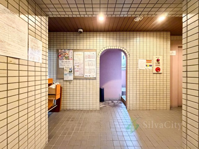 エスポワール入谷のロビー|エントランスホール