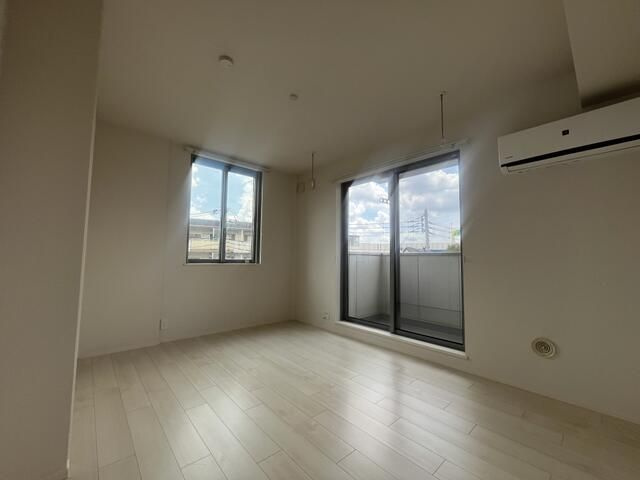 Ｈｏｕｓｅｋｕｌ　ＩＳ２の居間・リビング