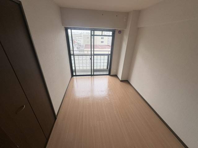一力グランドマンションの居間・リビング