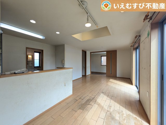 邑楽郡大泉町吉田　中古戸建の居間・リビング