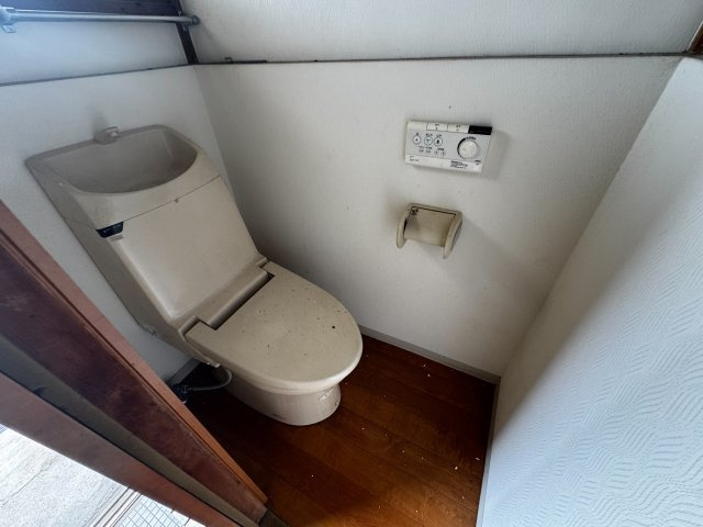 和泉市富秋町2丁目貸家のトイレ