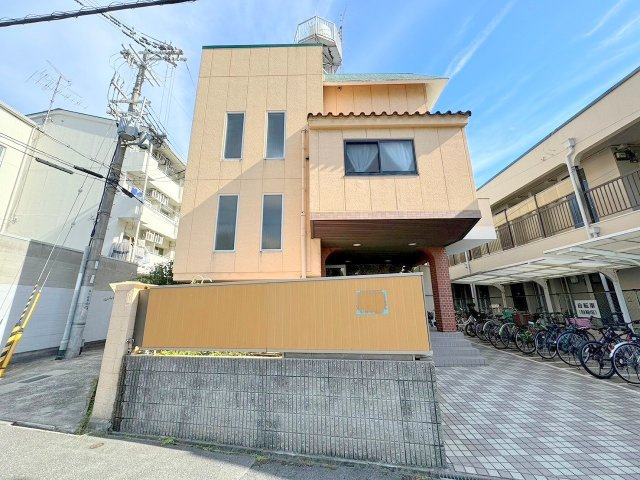 ミスターK上新庄の外観