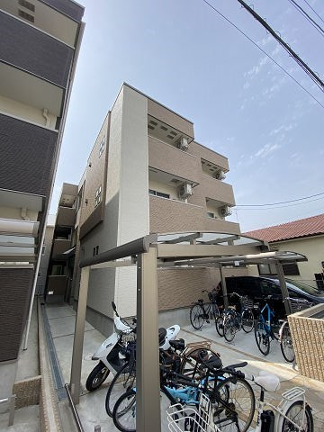 尼崎市塚口本町２丁目のアパートの外観