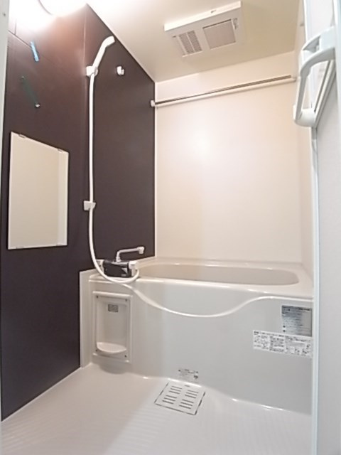 尼崎市塚口本町２丁目のアパートの浴室