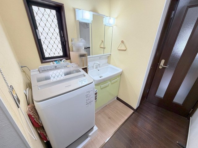 三郷市戸ケ崎3丁目　中古戸建の独立洗面台|2階にも洗面が付いてます。