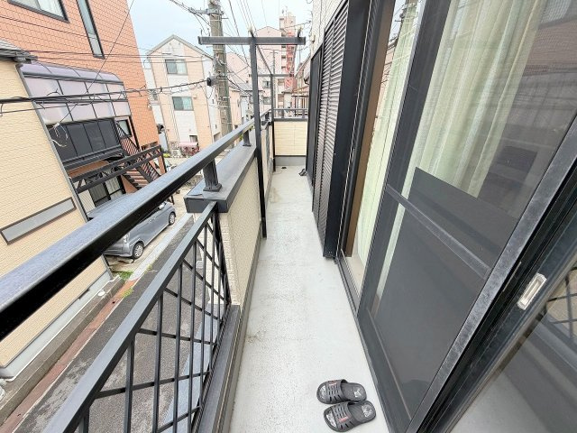 三郷市戸ケ崎3丁目　中古戸建のバルコニー|2階の南向きバルコニーです。